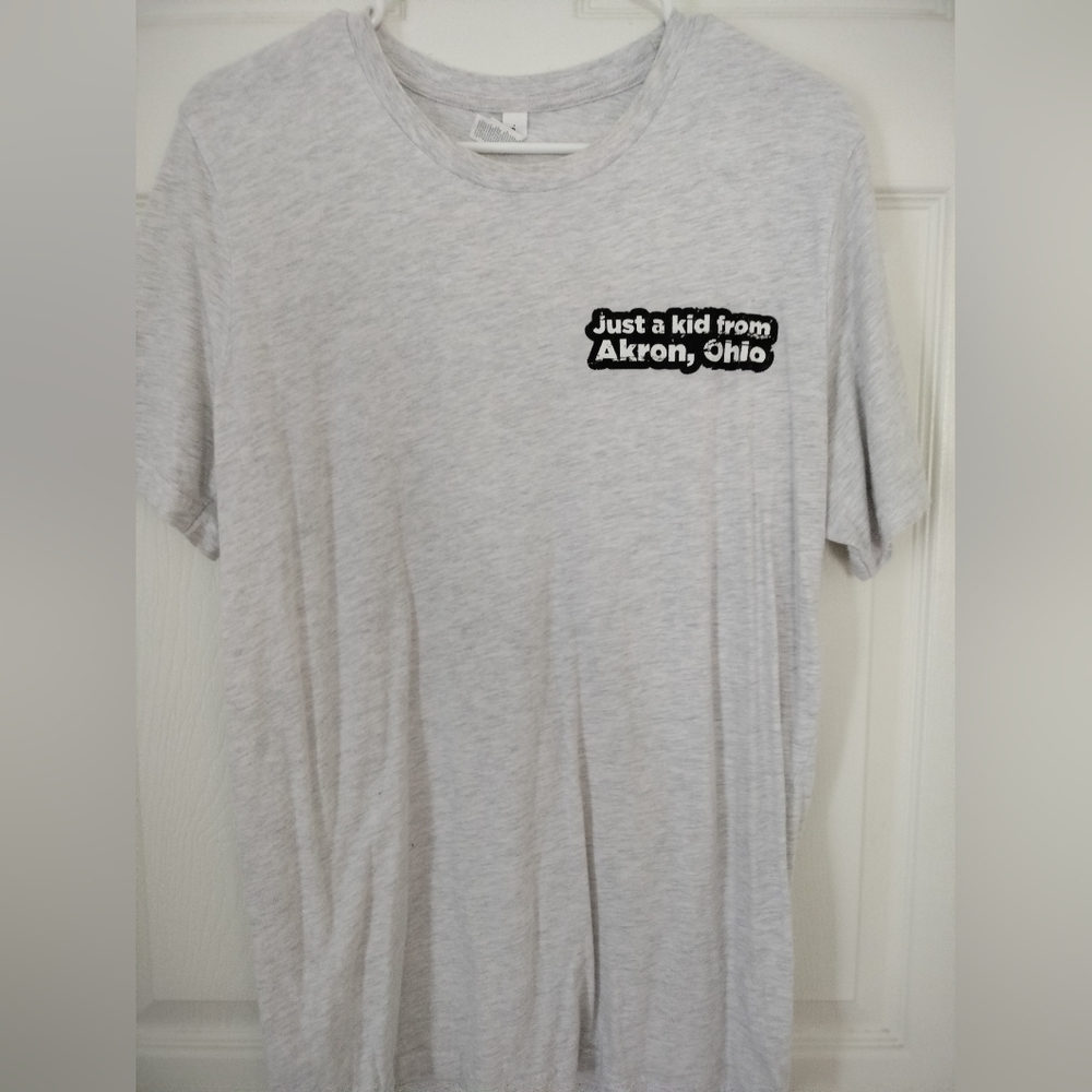 LeBron James TShirt L